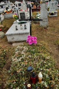 Grób