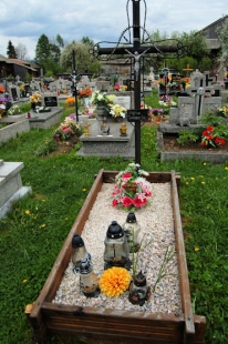 Grób