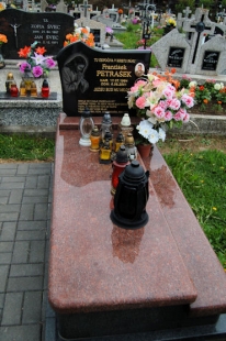 Grób