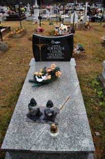 Grób