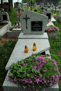 Grób