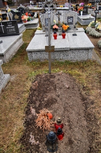 Grób